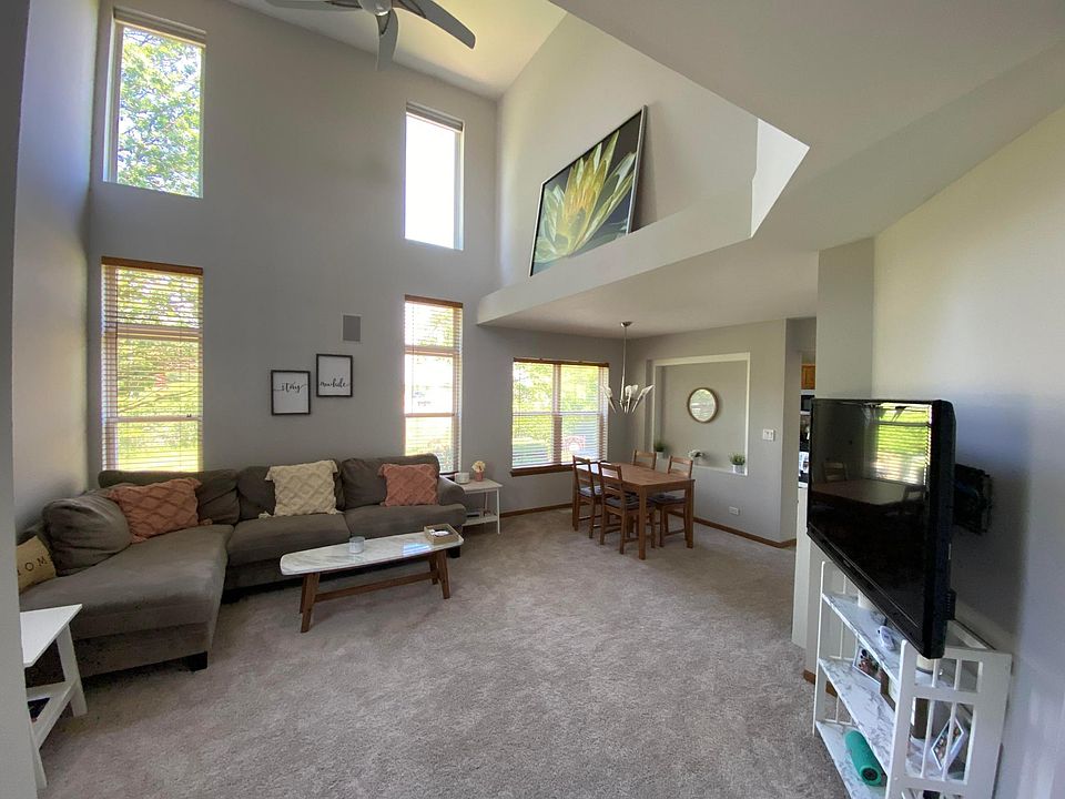 1st image of 210 S Lancelot Ln