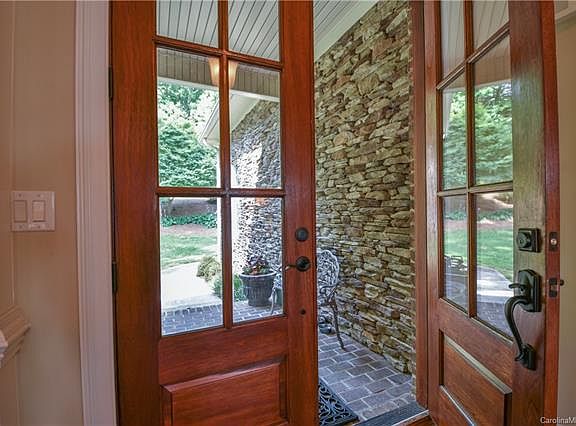3rd image of 332 Beaten Path Rd
