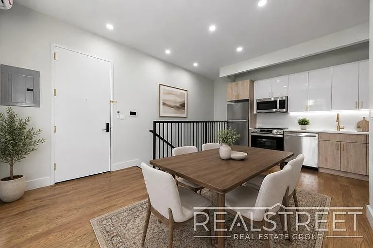 463 Dekalb Ave #1B — Photo 1