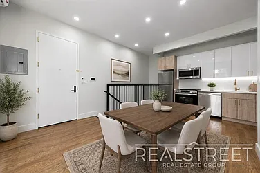 463 Dekalb Avenue, #1B