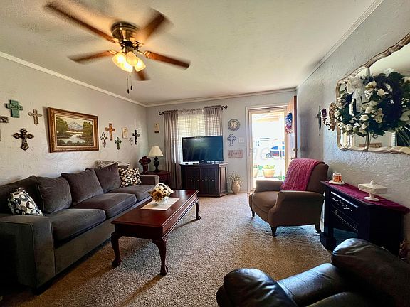 2nd image of 3010 NE 25th Ave