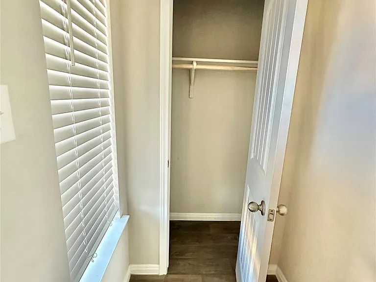 216 Windmill Palm Dr — Photo 4
