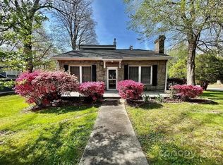 126 Flanders Ave, Hendersonville, NC 28792