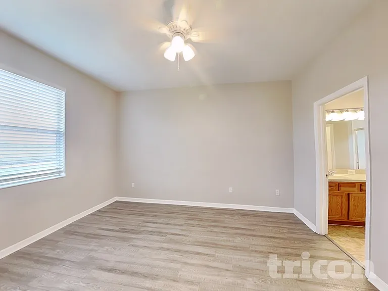 221 Fern Gulley Dr — Photo 9