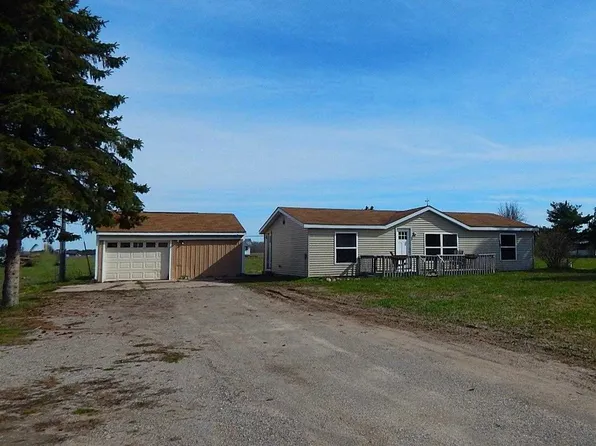 7689 Sand Rd, Brutus, MI 49716