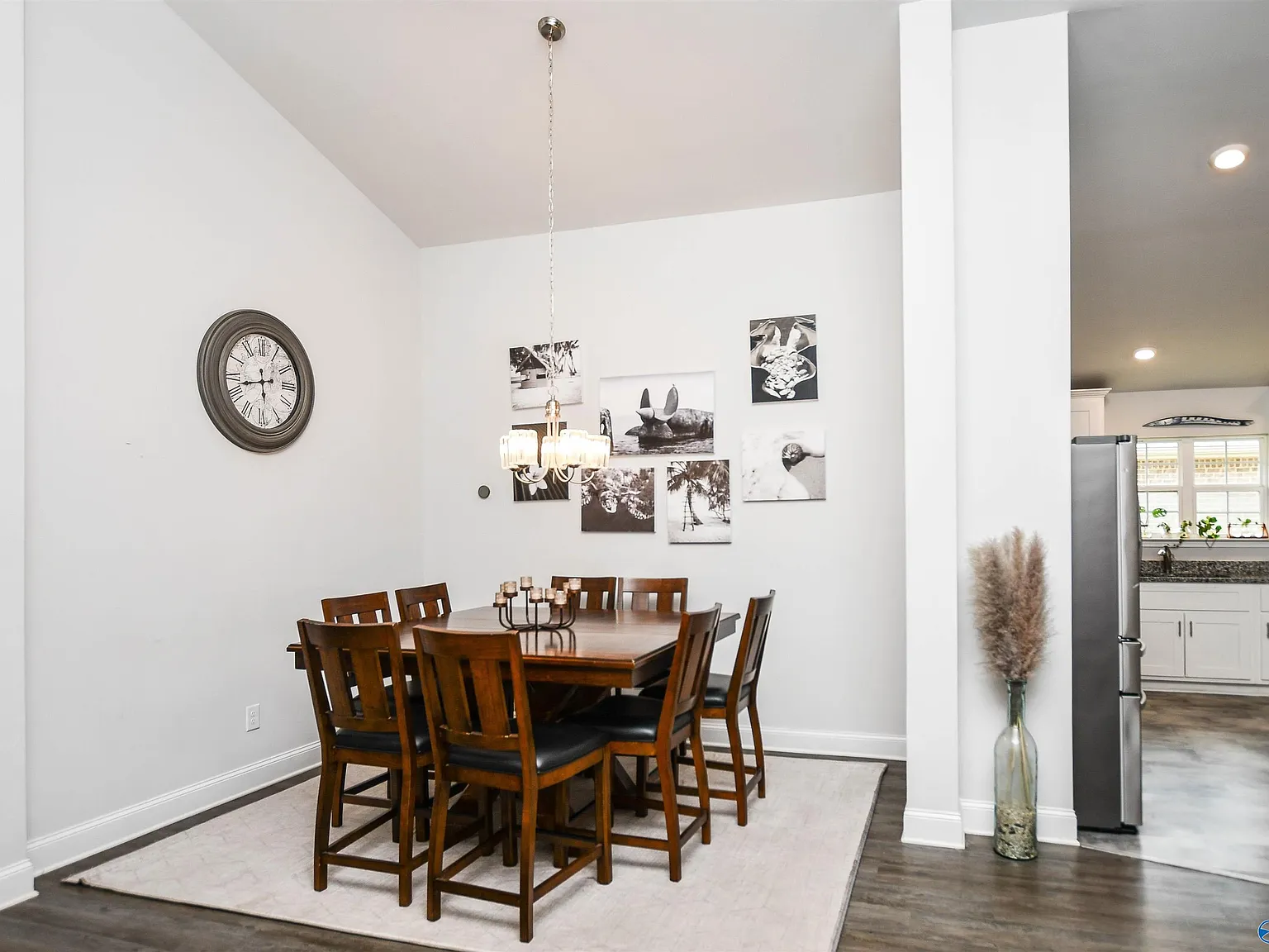 4 bed, 3.0 bath, 2200 sqft, $2,200 — Photo 3