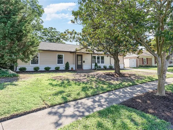644 Constitution Dr, Virginia Beach, VA 23462