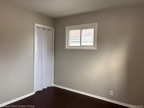 1506 Pettibone Ave, Flint, MI 48507