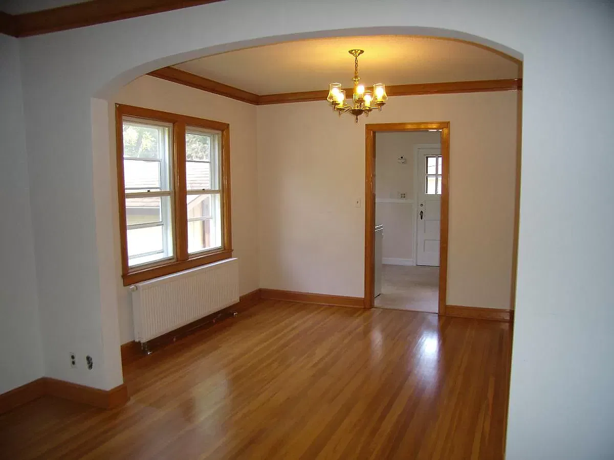 4 bed, 1.5 bath, $2,300 — Photo 2