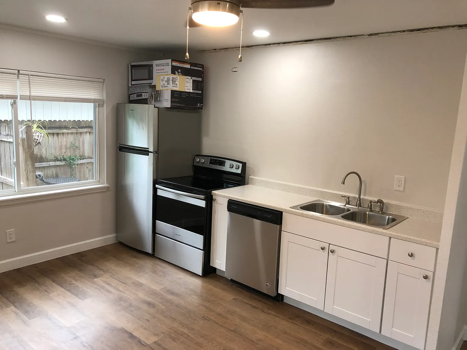Studio, 425 sqft, $1,350 — Photo 3