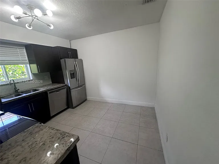 2806 SW 35th Ave #1 — Photo 17