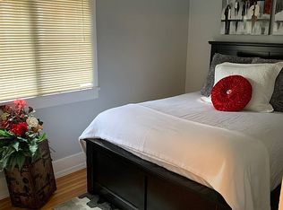 3270 Belvidere Ave SW, Seattle, WA 98126