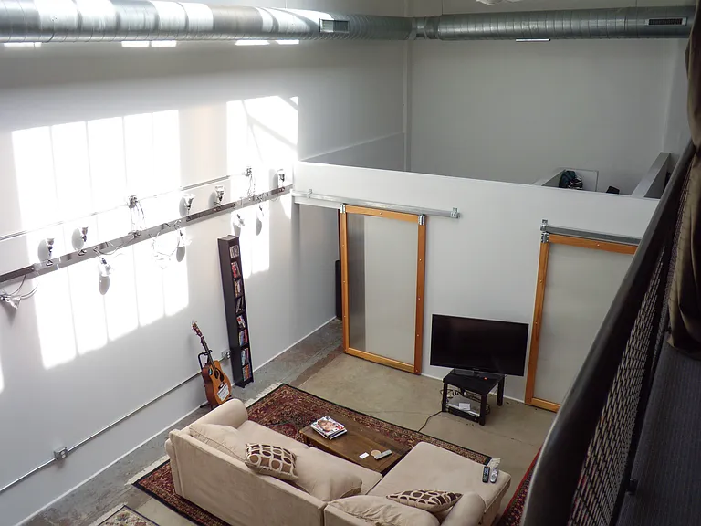 410 N Craig St #C — Photo 2