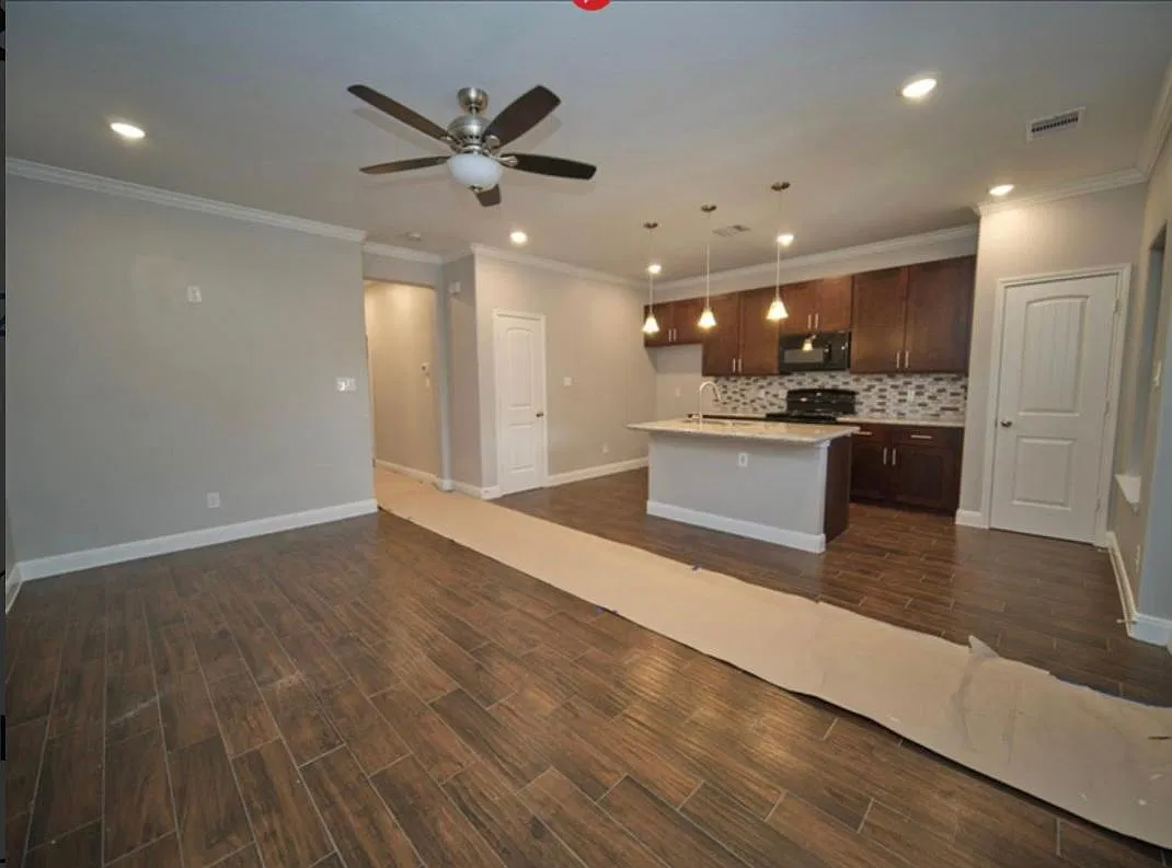 4822 Falls St — Photo 3