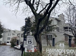 724 Mainsail Ln, Secaucus, NJ 07094