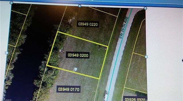 1st image of 322 SW 26th Pl