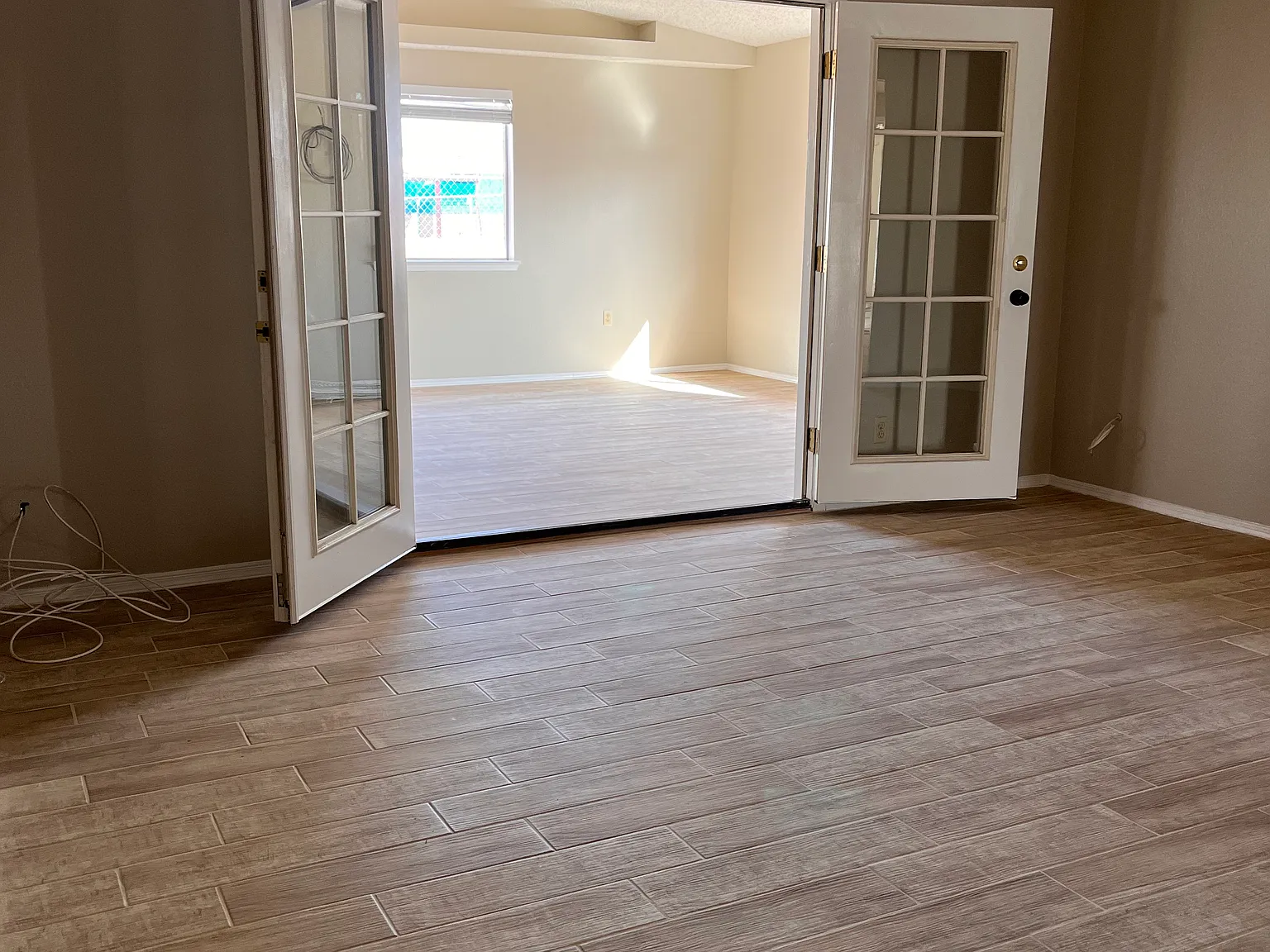 5 bed, 2600 sqft, $1,700 — Photo 3
