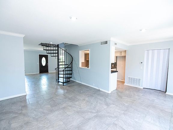 4th image of 16 Lake Shore Dr #16