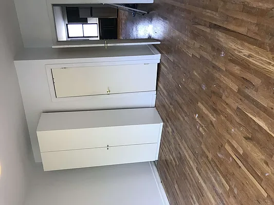 Rented by Manhattan Management LLC | media 22