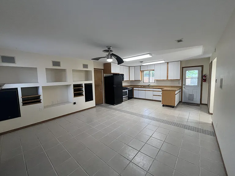 Kitchen & Living Area
