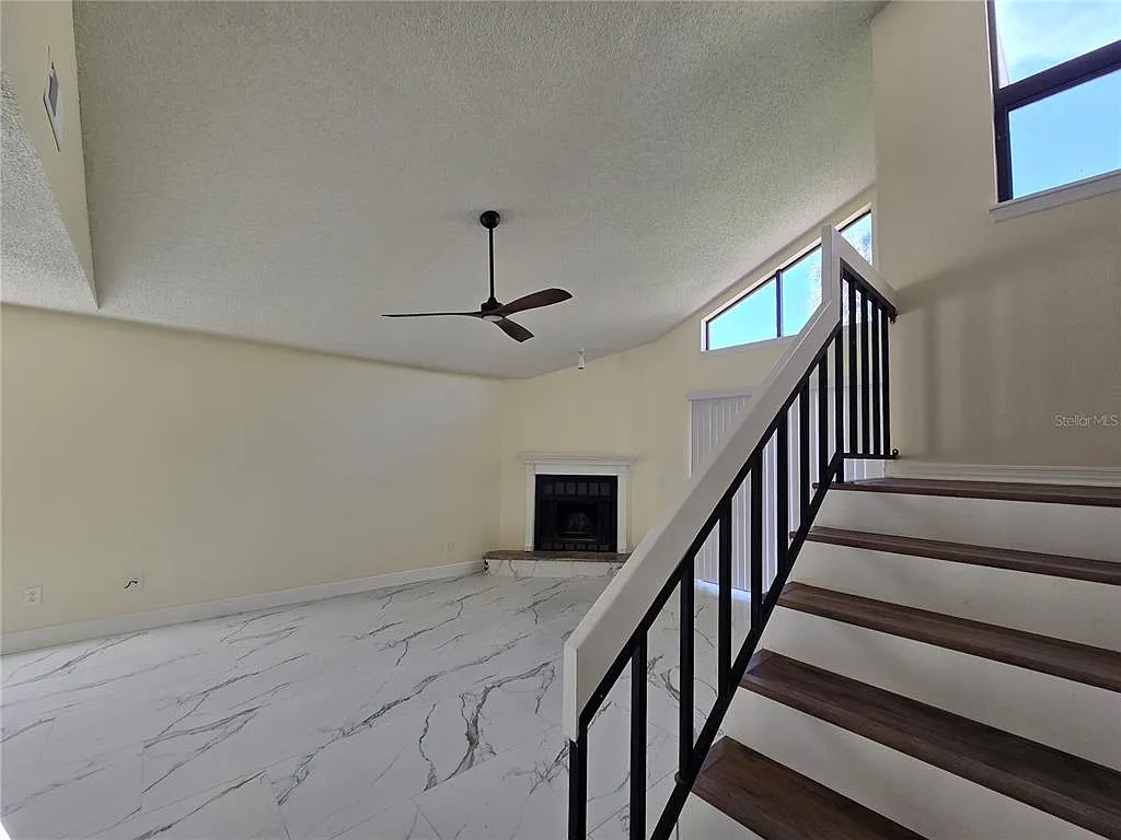 3 bed, 2.5 bath, 1481 sqft, $2,550 — Photo 4