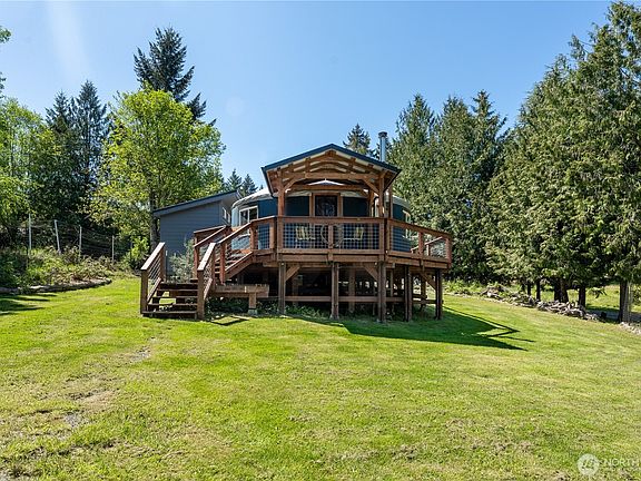 4th image of 22418 Maple Drive NW