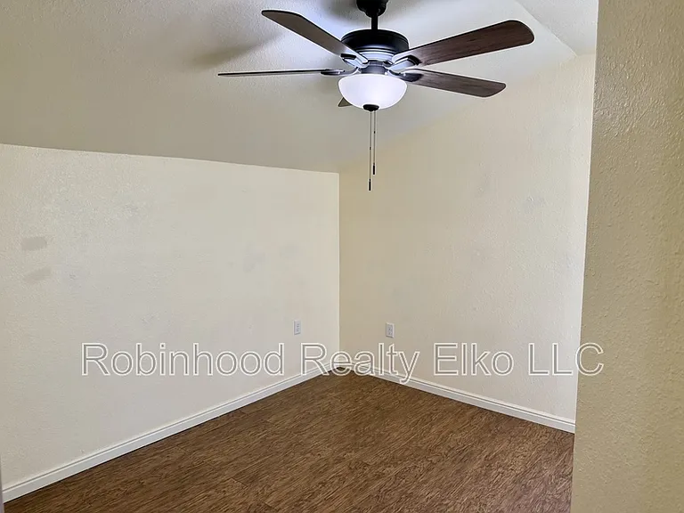 187 B St — Photo 29