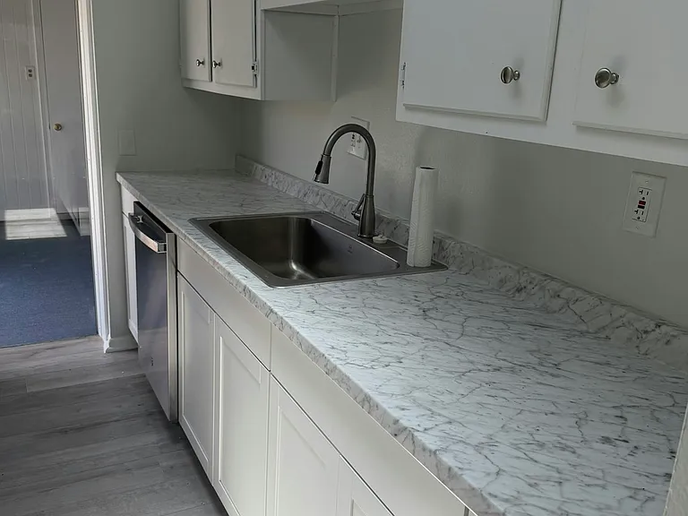 693 John Hancock Ln — Photo 2