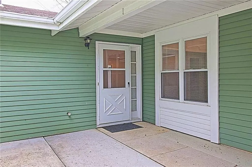 Building Photo - 332B Quinton Dr