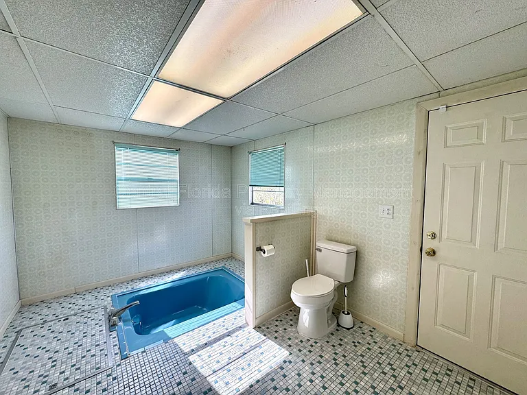1074 Gerona Ave — Photo 20