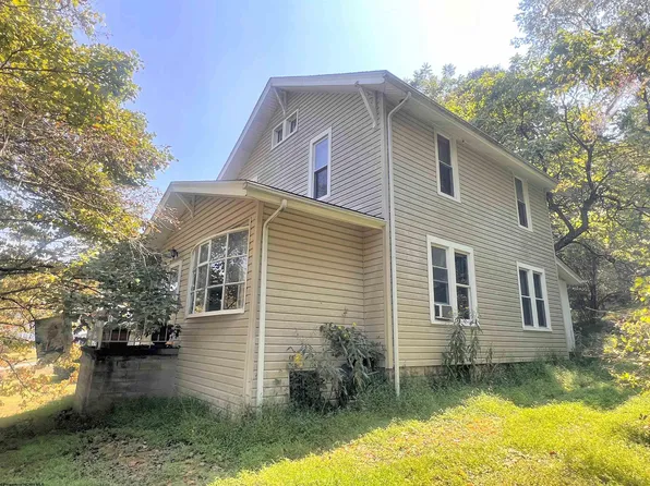 209 Pruntytown Pike, Grafton, WV 26354
