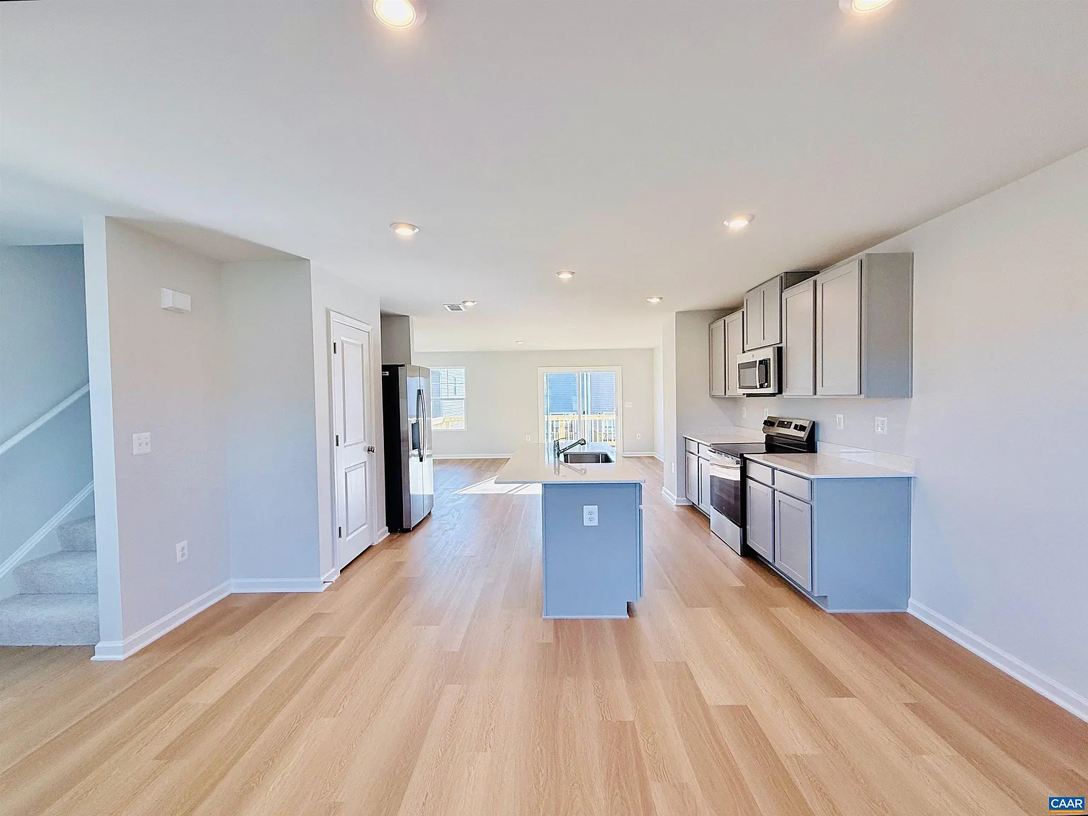 4 bed, 3.5 bath, 1866 sqft, $2,500 — Photo 4