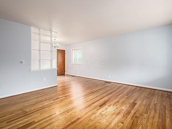 4th image of 212 E Stafford Ave