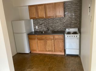 17939 Lakeshore Blvd #102, Cleveland, OH 44119