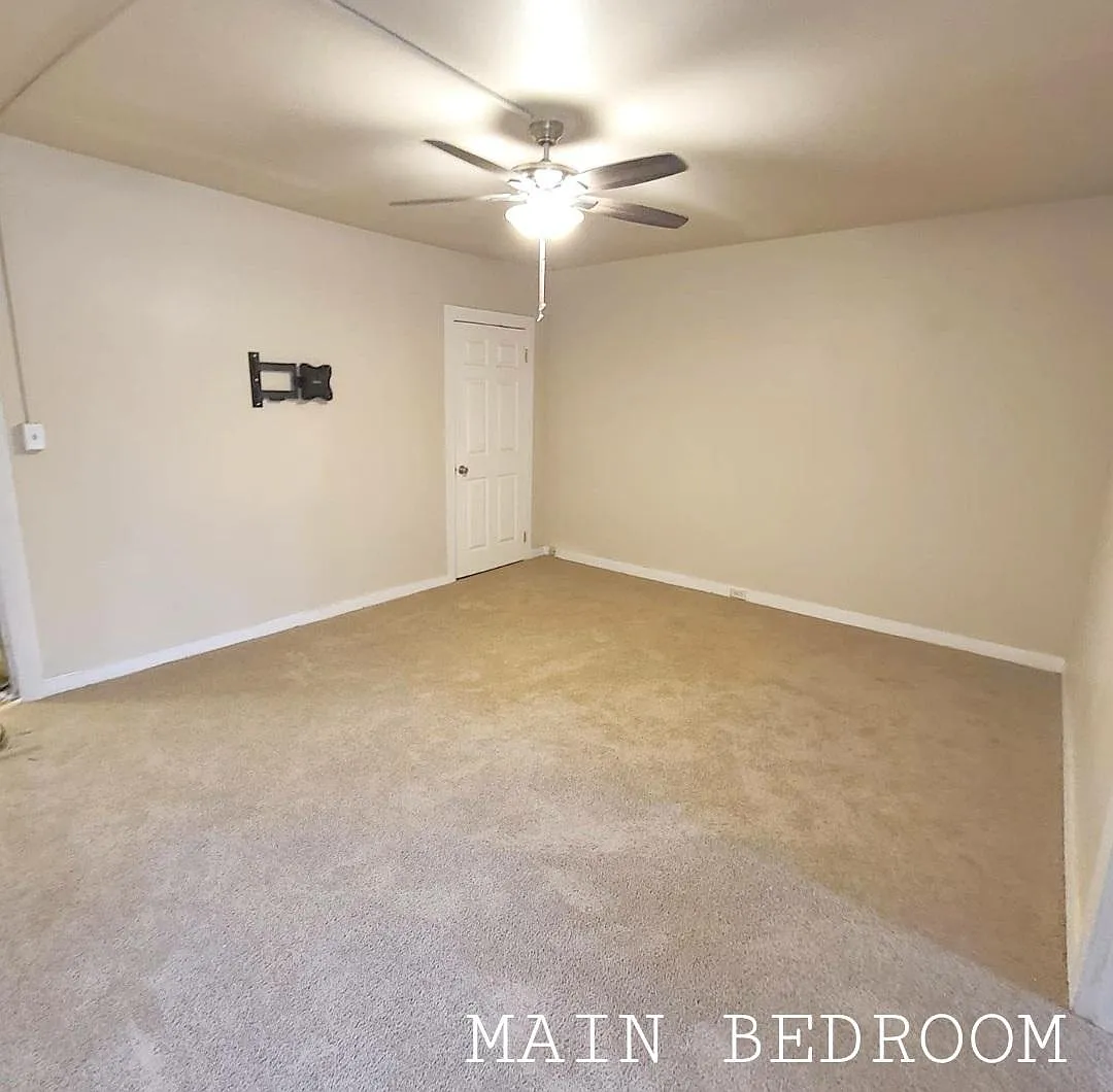 1539 Homestead St — Photo 4