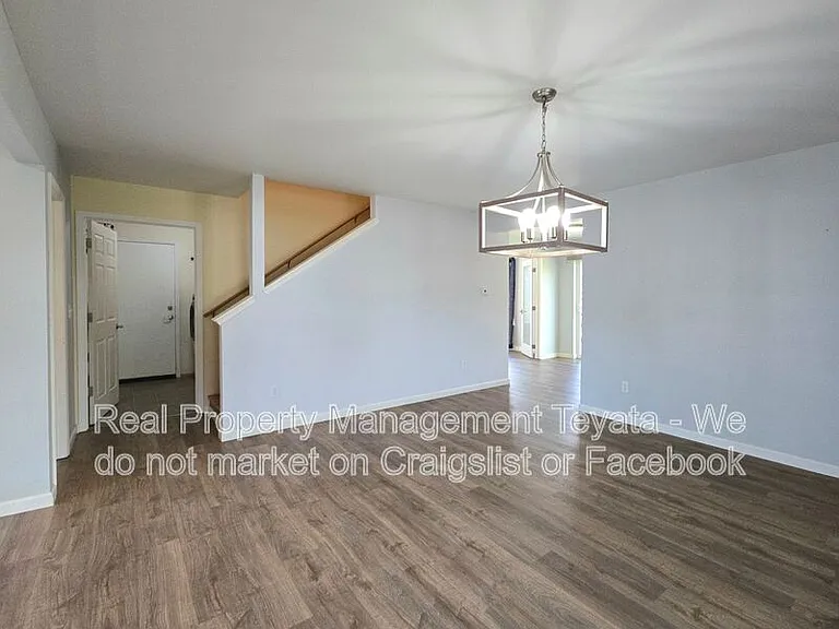 4814 Starfish Ln — Photo 2