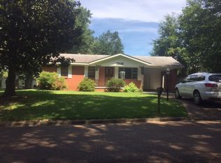 2046 Magnolia Dr, Grenada, MS 38901
