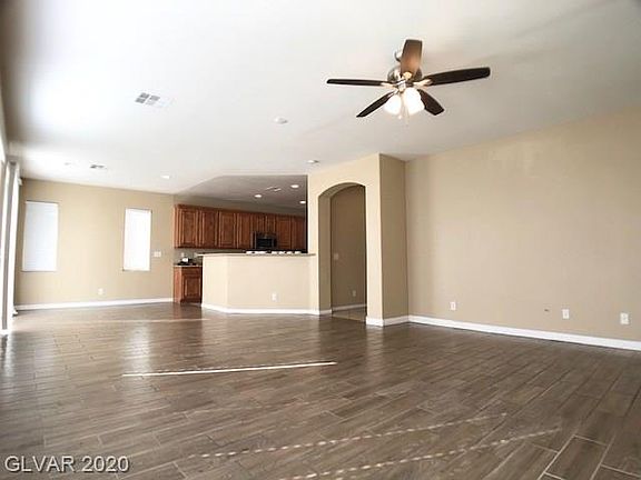 2nd image of 25 W La Madre Way