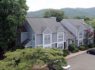 1253 Maple View Dr, Charlottesville, VA 22902