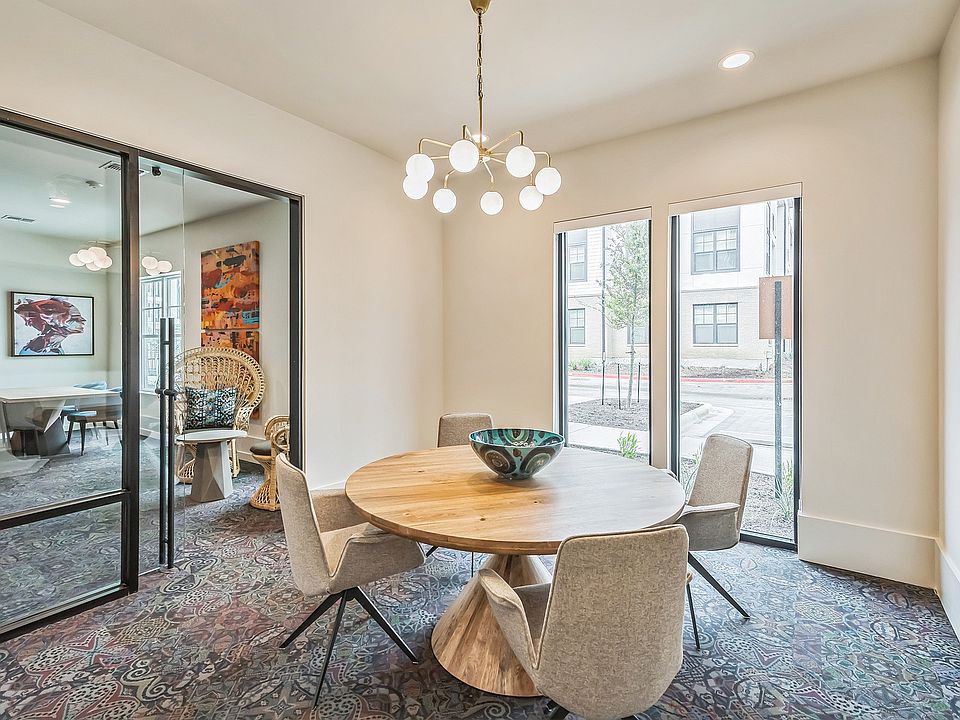 A functional workspace to host meetings