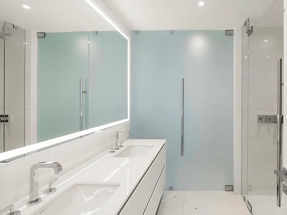5th image of 300 Biscayne Blvd #33