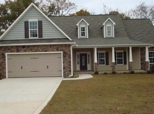 5626 Starting Gate Dr, Hope Mills, NC 28348