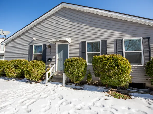 702 E Utica St APT B, Sellersburg, IN 47172