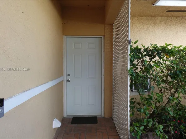 11262 SW 74th St, Miami, FL 33173