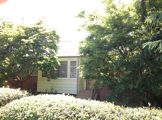 8919 12th Ave NE, Seattle, WA 98115