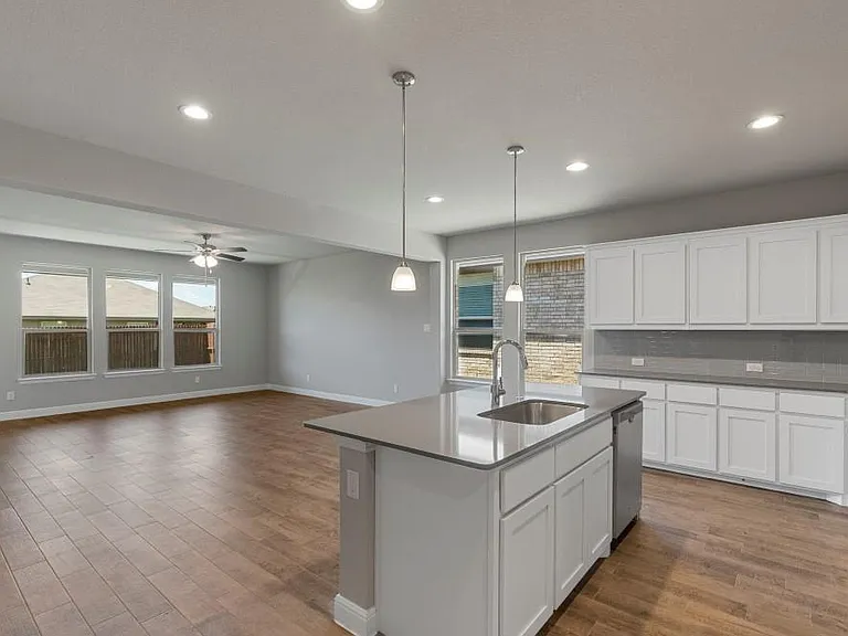 801 Chaplin Dr — Photo 5