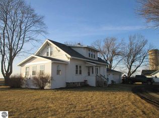 11595 E Blanchard Rd, Shepherd, MI 48883