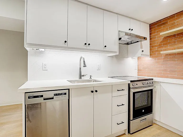 75 Kendal Ave #BASEMENT — Photo 4