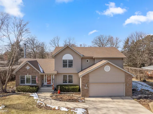 735 Meadow Wood Dr, Joliet, IL 60431