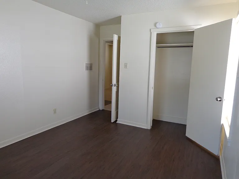 Colony Apartments — Photo 11